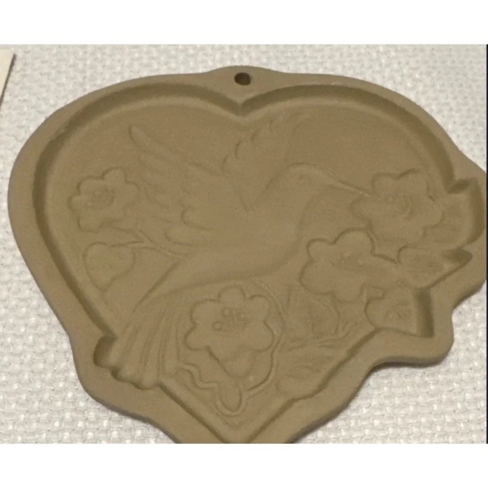 Lot of 2 Vintage Brown Bag Cookie Art Molds 1992 Hummingbird & Basket of Hearts